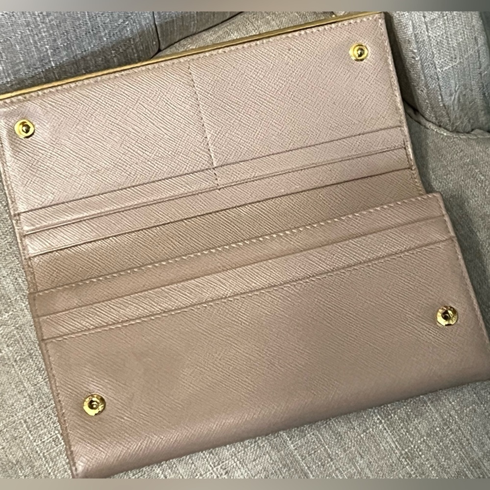 PRADA Saffiano Metal Bar Continental Flap Wallet Argila - Picture 6 of 16